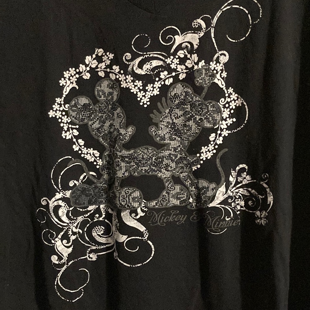 Disney Black and White, 100% Cotton, Mickey and Minnie T-Shirt. Size XL